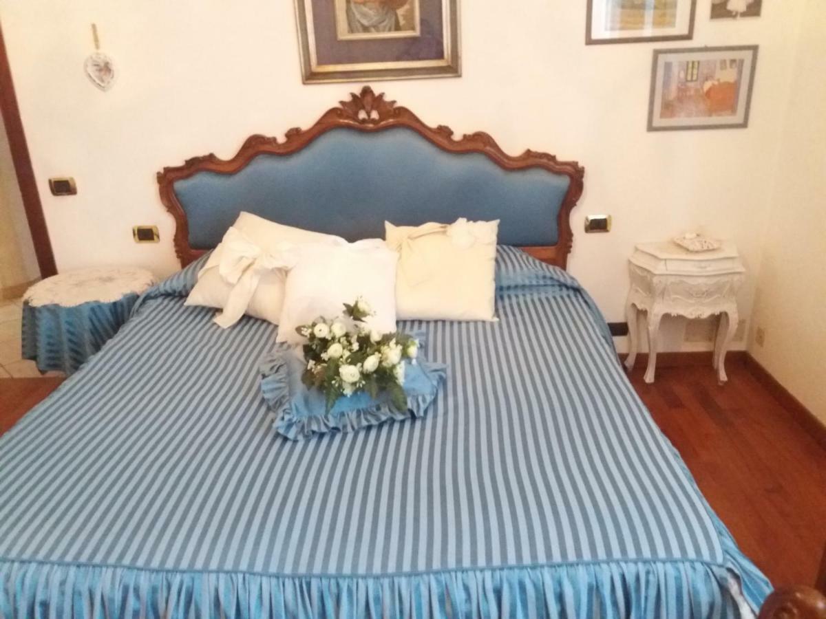 Raffinato Attico Vicino Al Mare Con Solarium Lido Di Camaiore Luaran gambar
