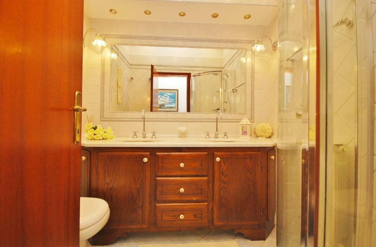 Raffinato Attico Vicino Al Mare Con Solarium Lido Di Camaiore Luaran gambar