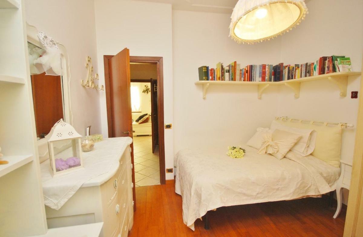 Raffinato Attico Vicino Al Mare Con Solarium Lido Di Camaiore Luaran gambar