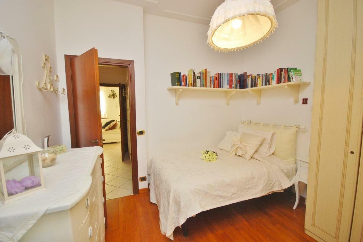 Raffinato Attico Vicino Al Mare Con Solarium Lido Di Camaiore Luaran gambar